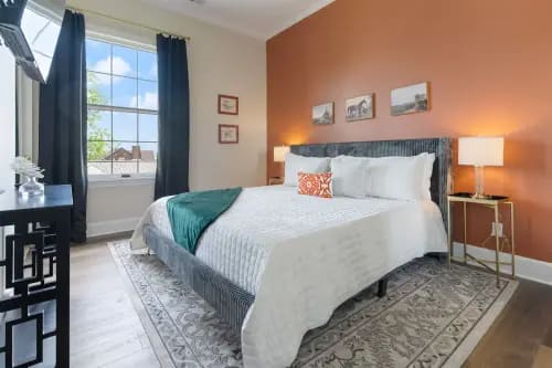 Unit4: Bedroom2 with KING bed